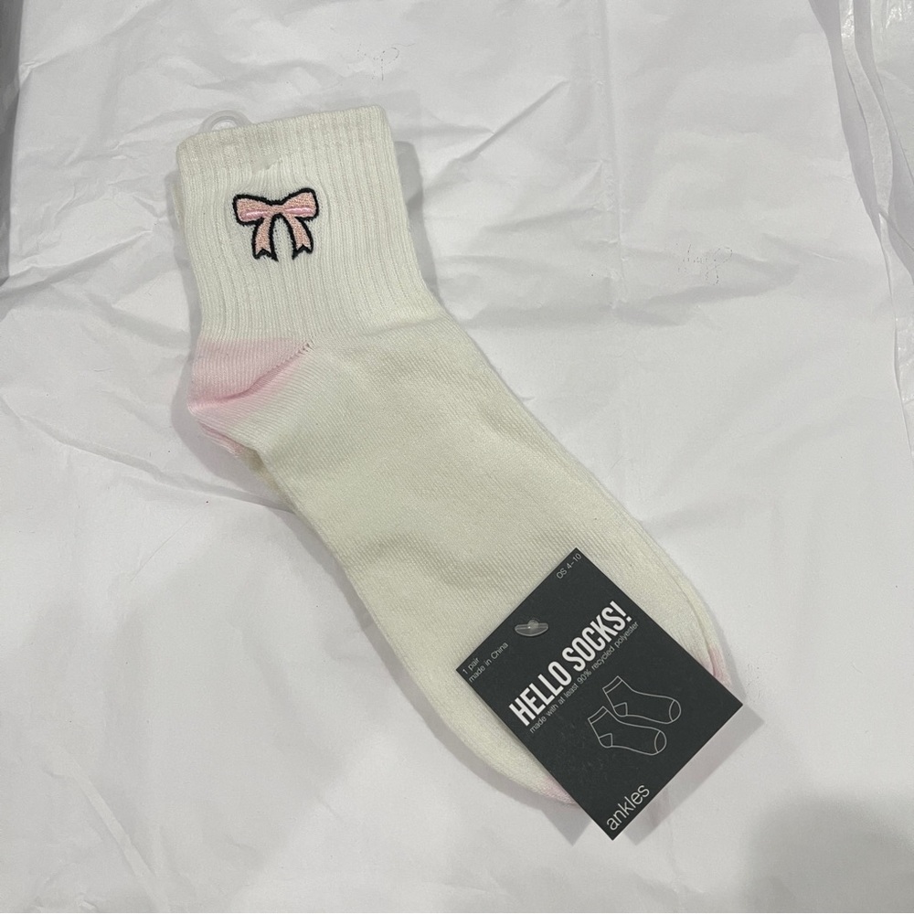 Hello Socks! White ankle Socks with Pink Bow NWT